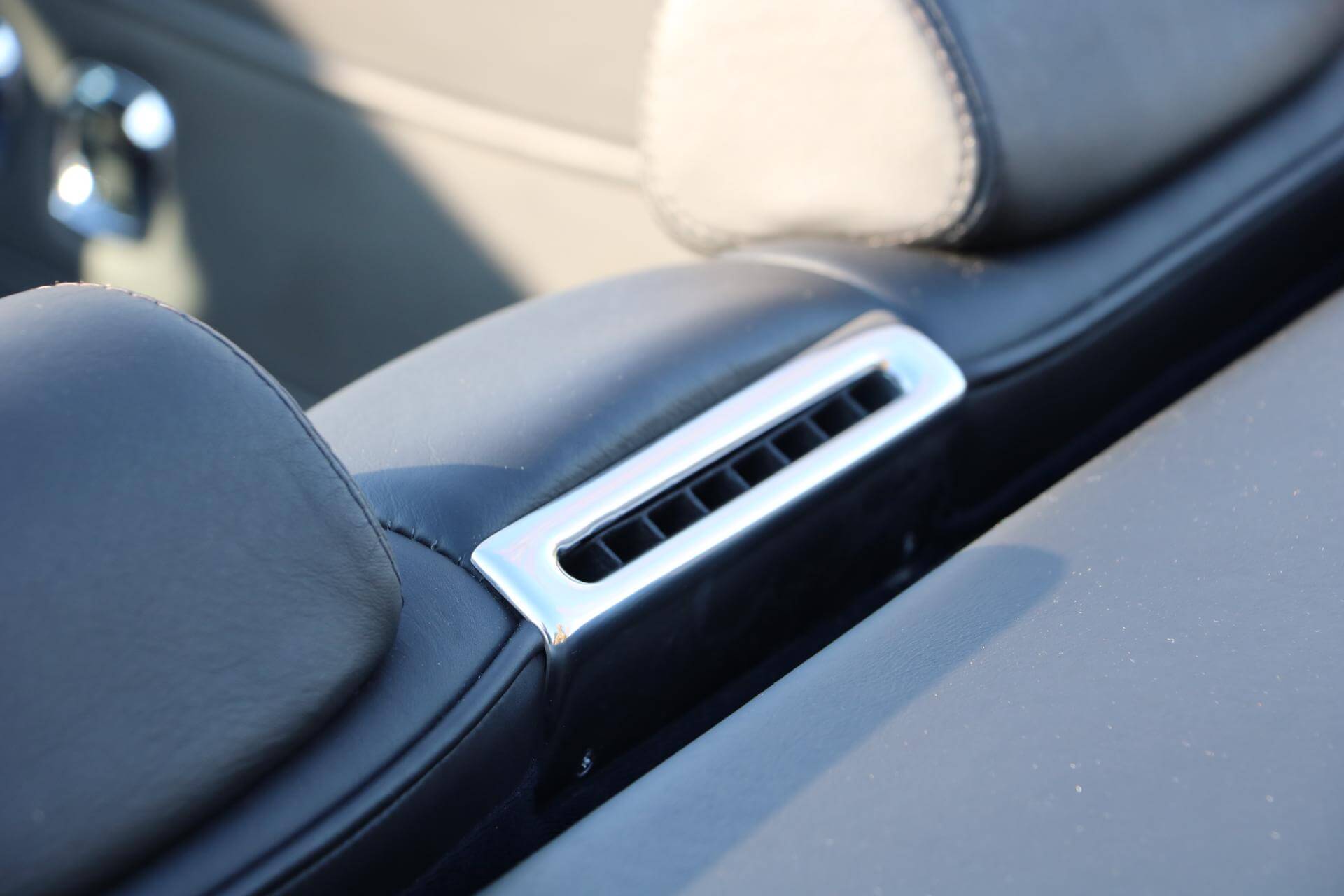 Real Art on Wheels | Bentley Azure Widebody