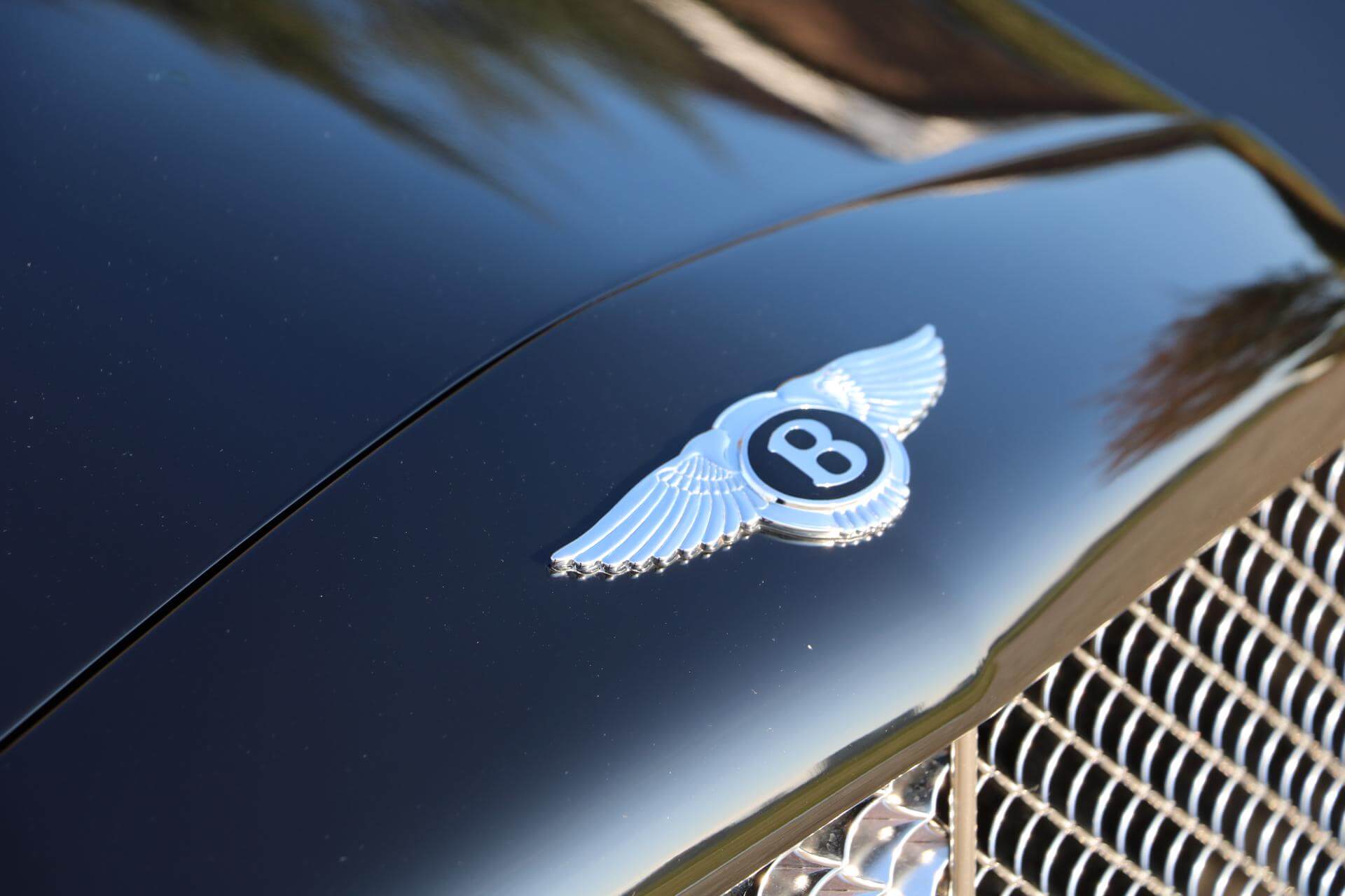 Real Art on Wheels | Bentley Azure Widebody