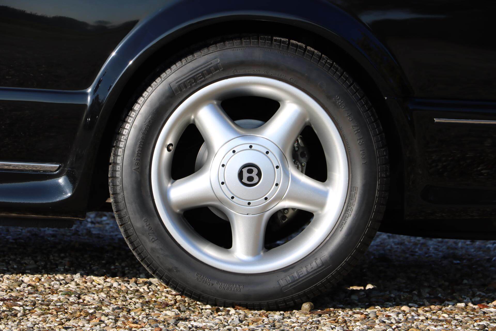 Real Art on Wheels | Bentley Azure Widebody