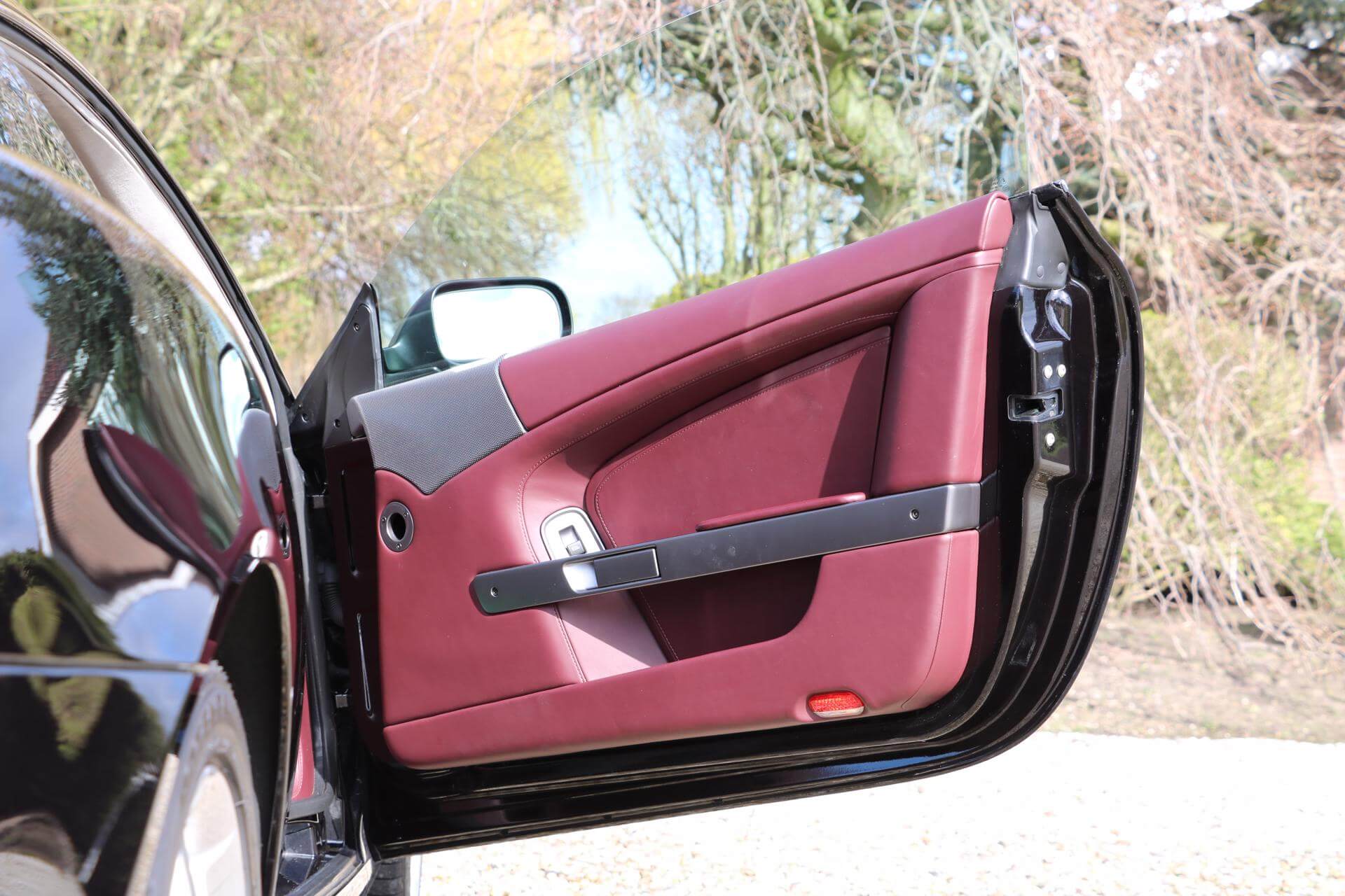 Real Art on Wheels | Aston Martin DB9