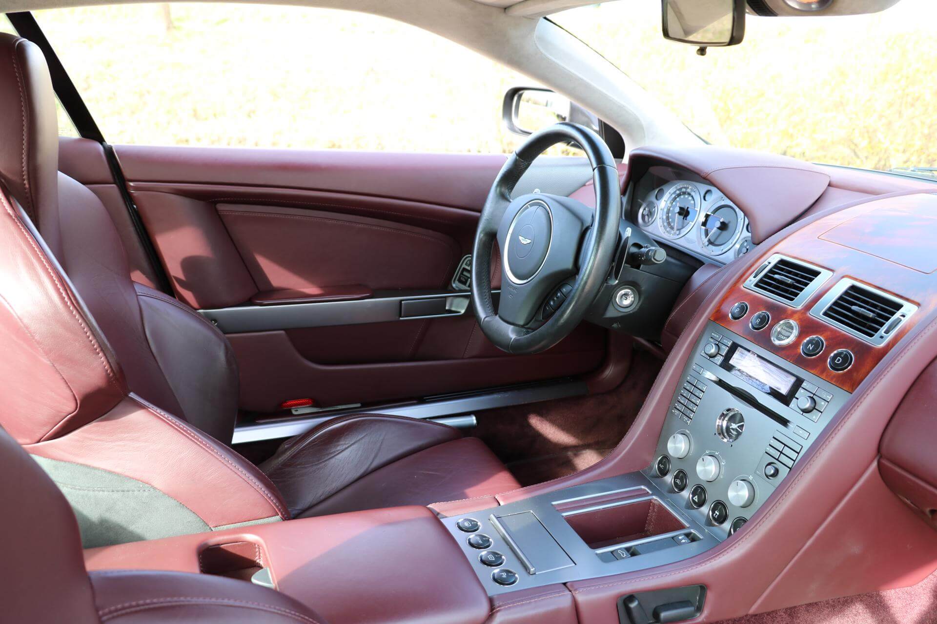 Real Art on Wheels | Aston Martin DB9