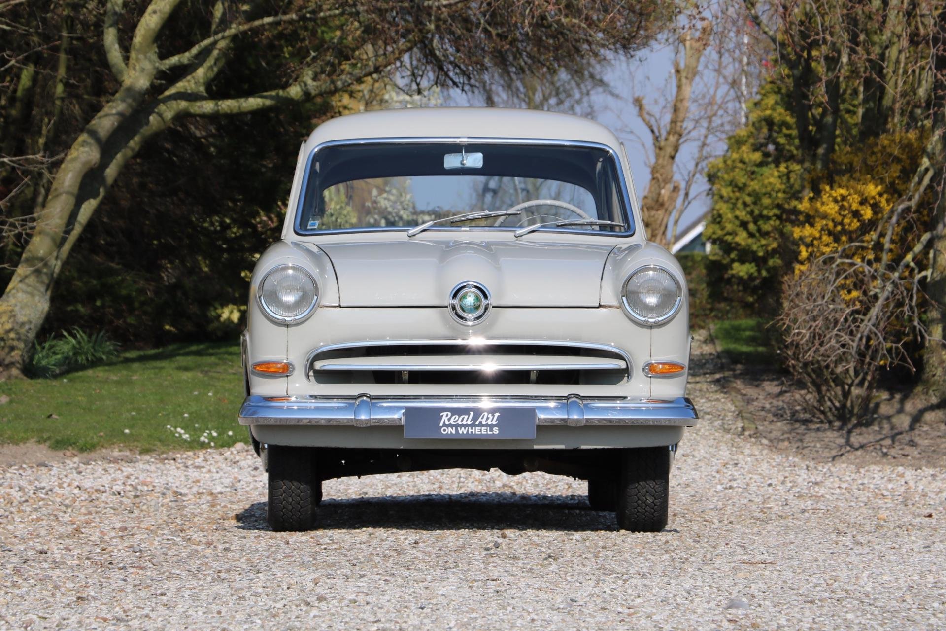 Real Art on Wheels | Ford Taunus 15M