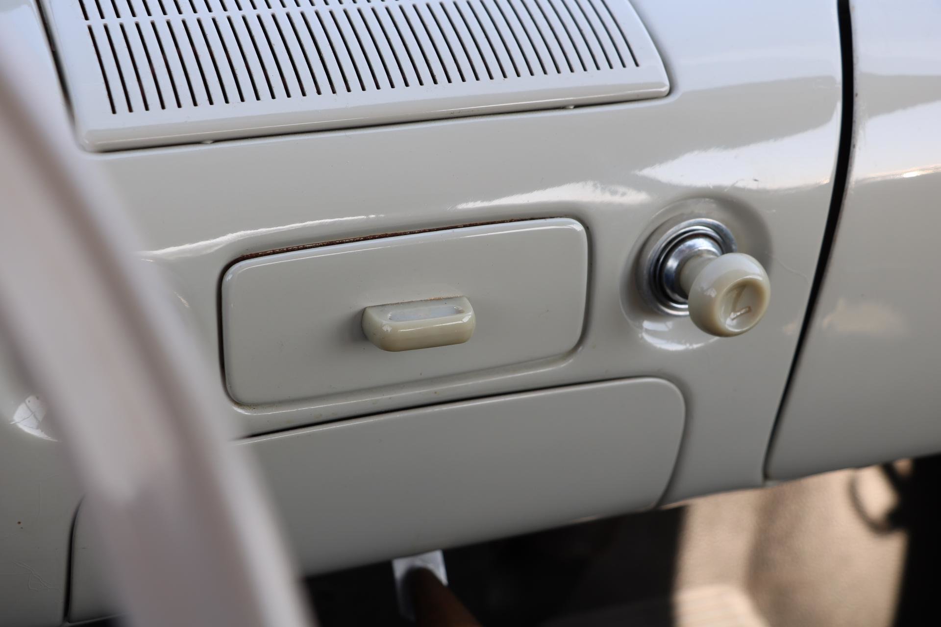 Real Art on Wheels | Ford Taunus 15M