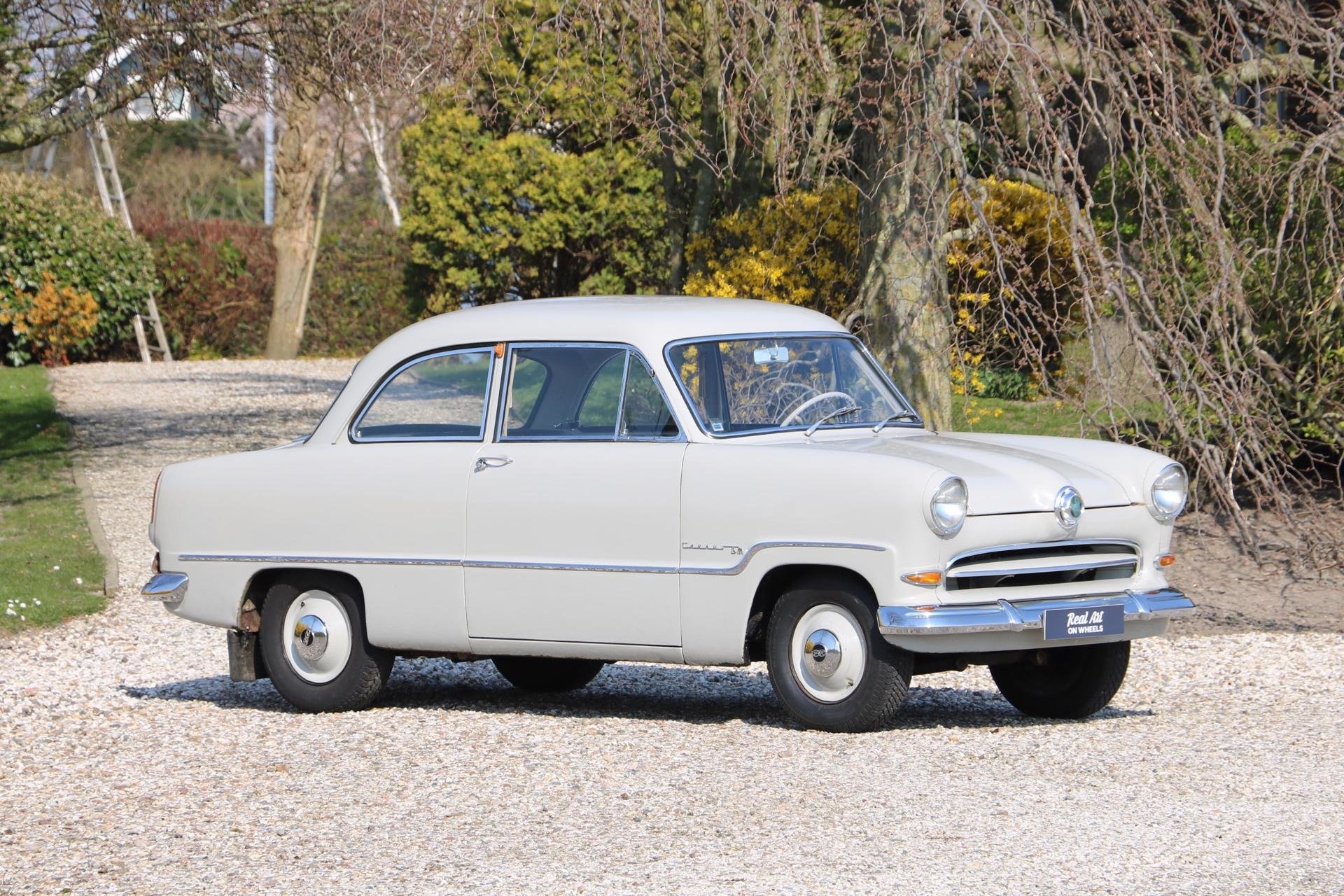 Real Art on Wheels | Ford Taunus 15M