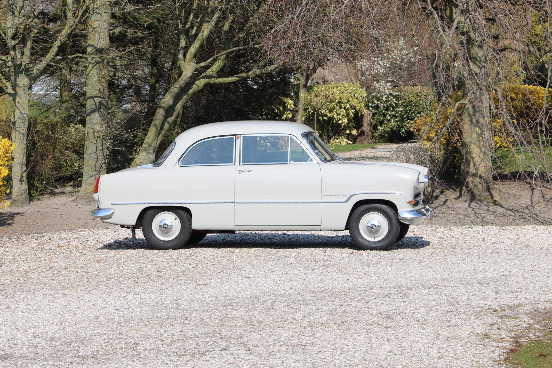 Real Art on Wheels | Ford Taunus 15M