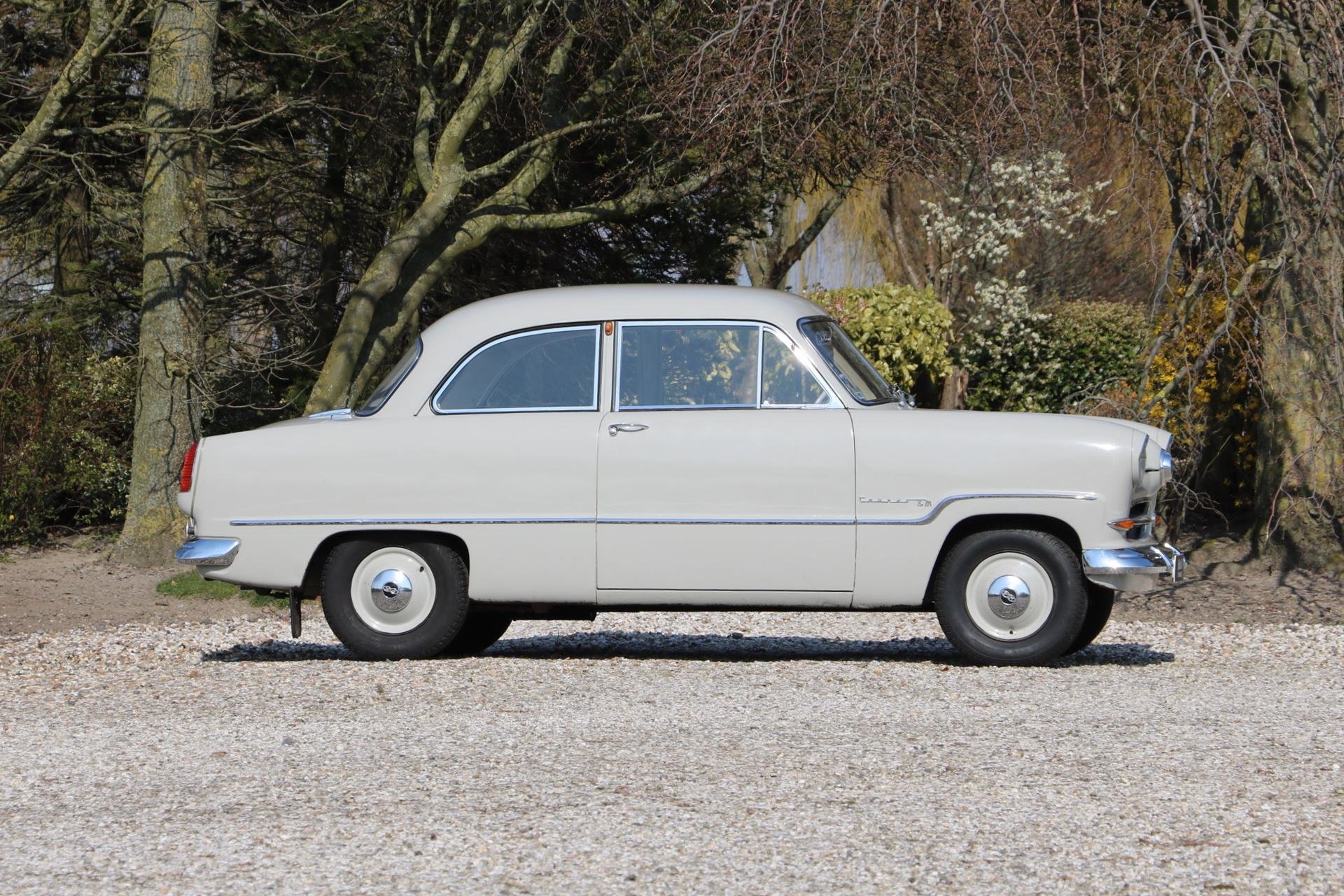 Real Art on Wheels | Ford Taunus 15M