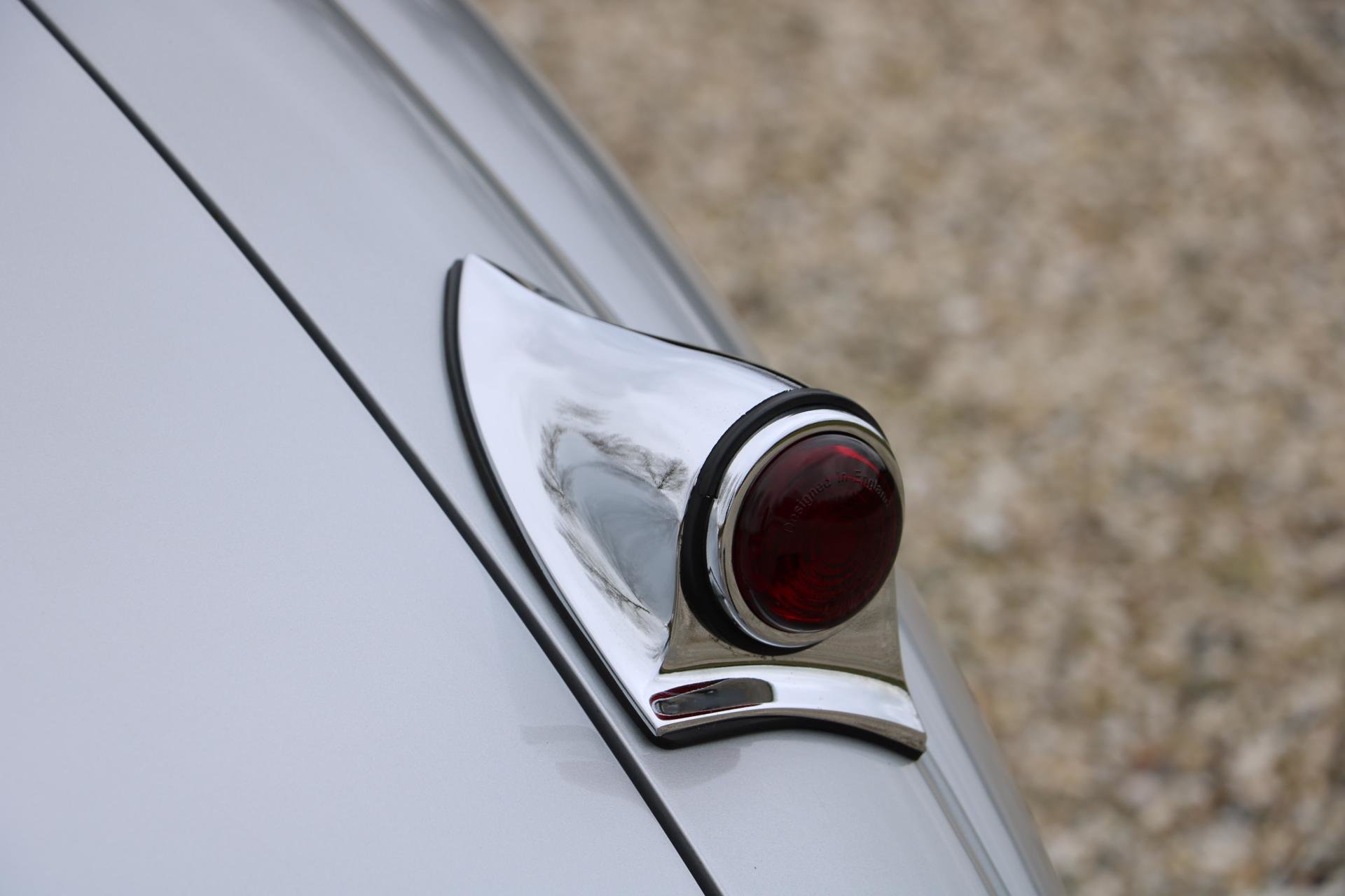 Real Art on Wheels | Jaguar XK120 Roadster