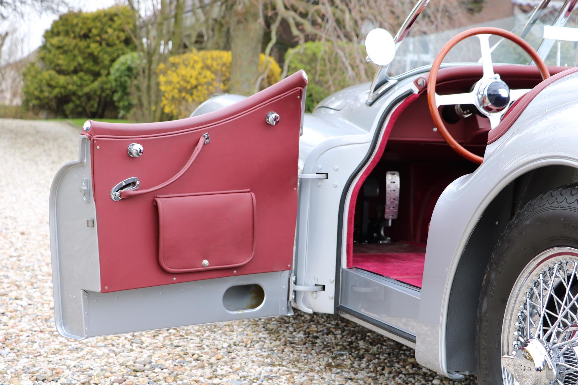 Real Art on Wheels | Jaguar XK120 Roadster