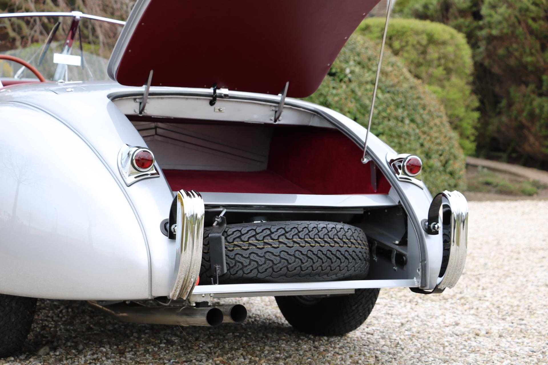Real Art on Wheels | Jaguar XK120 Roadster