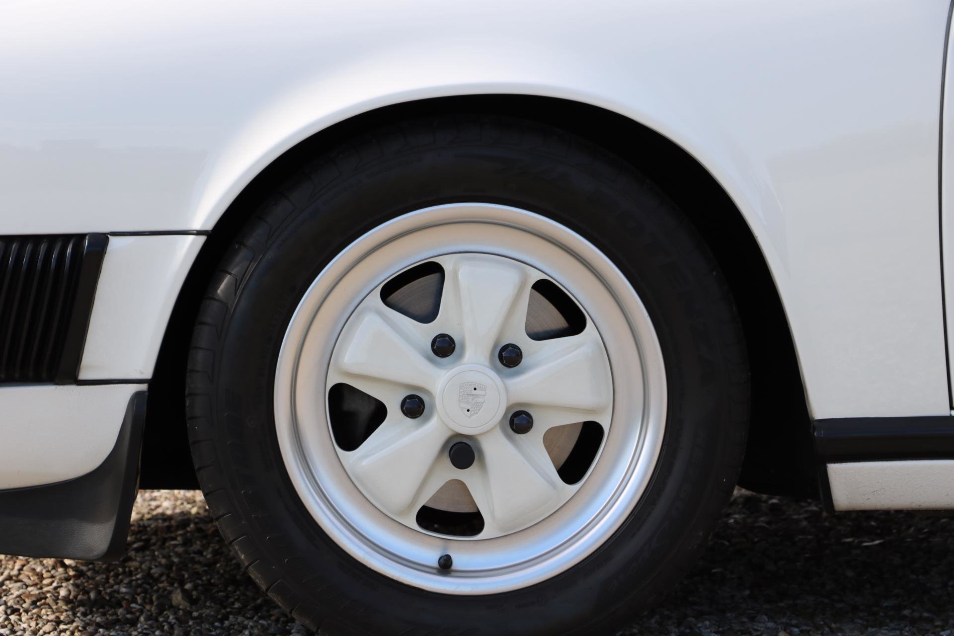 Real Art on Wheels | Porsche 911 Carrera 3.2 Cabriolet