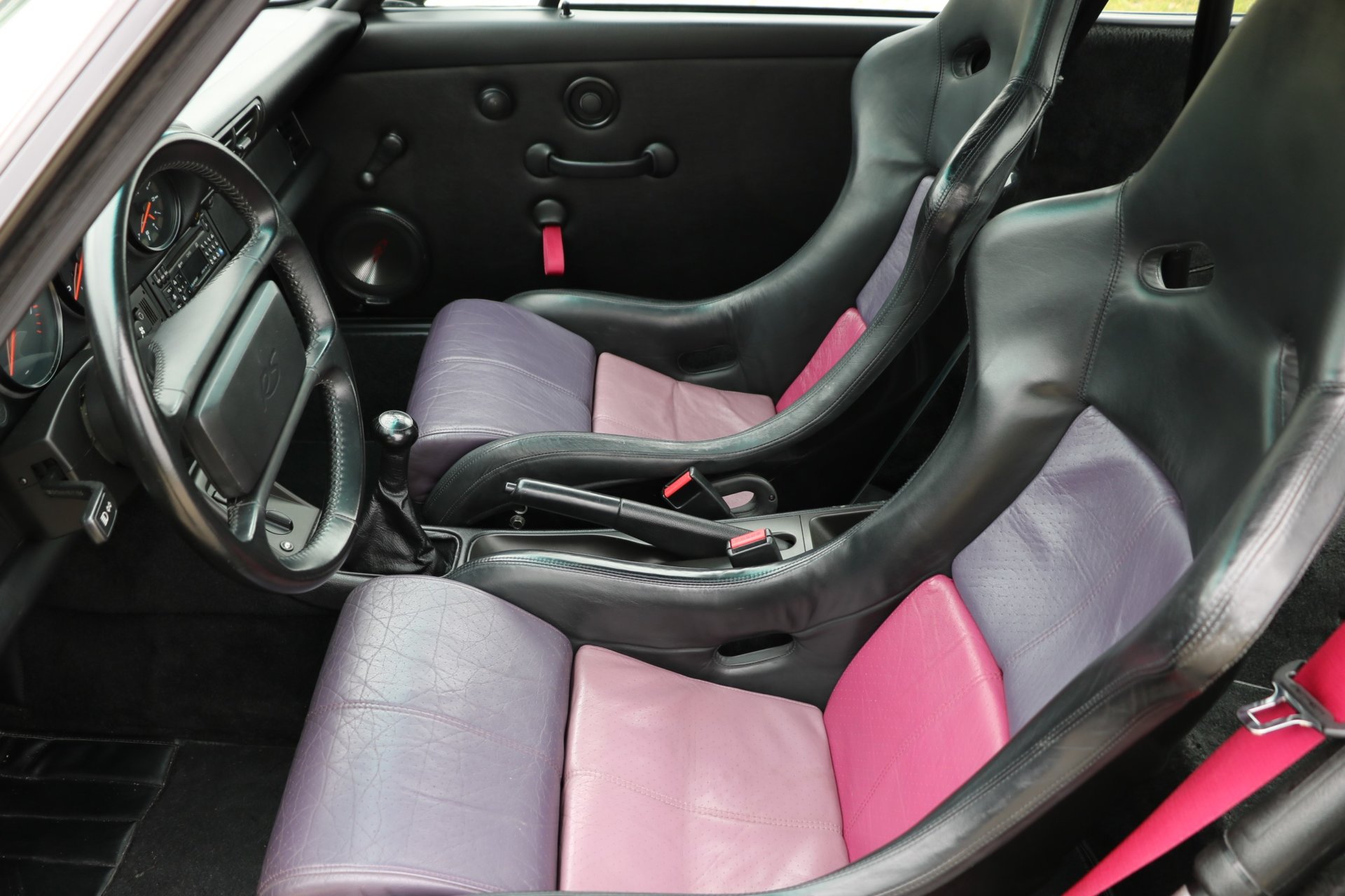 Real Art on Wheels | Porsche 964RS