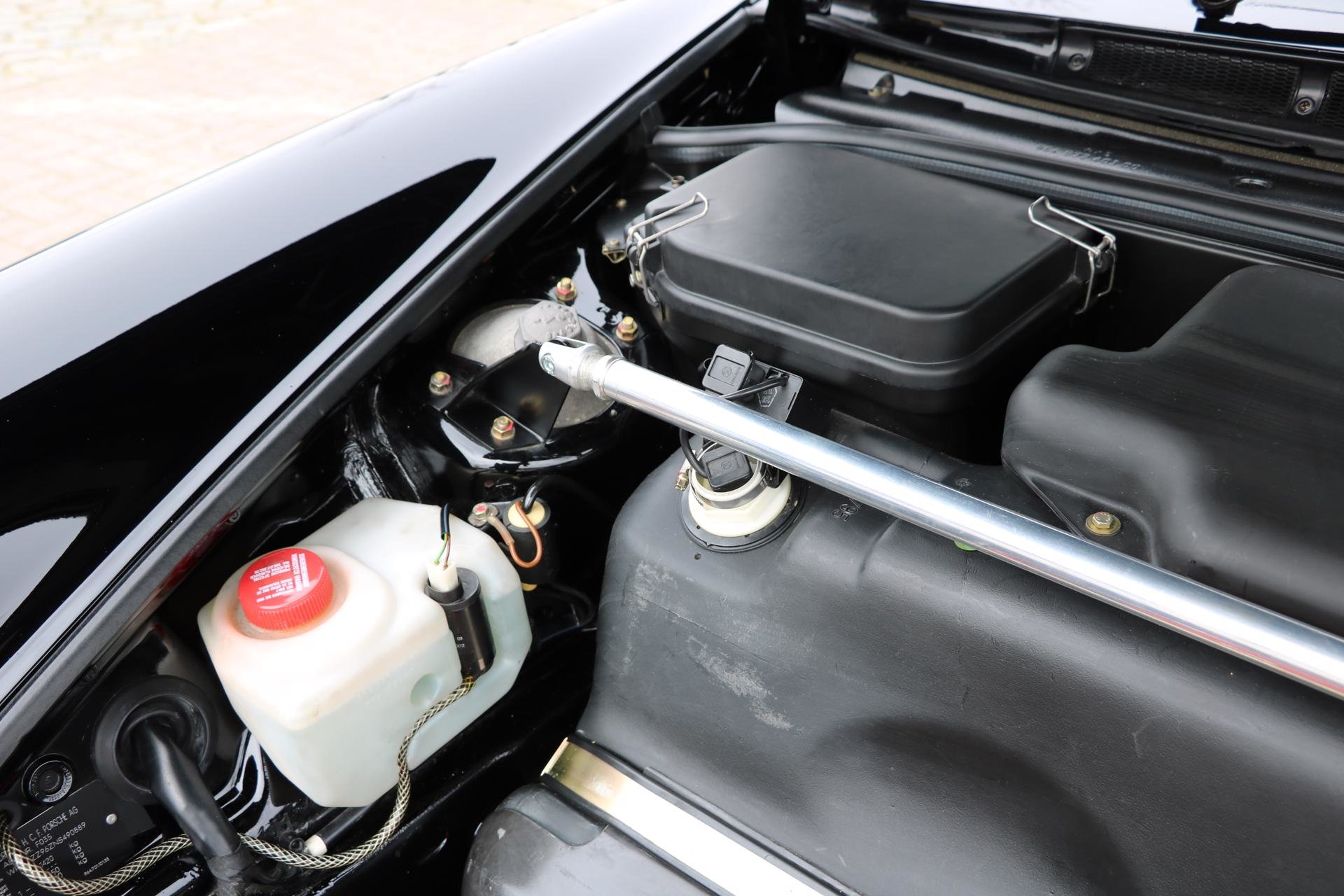 Real Art on Wheels | Porsche 964RS