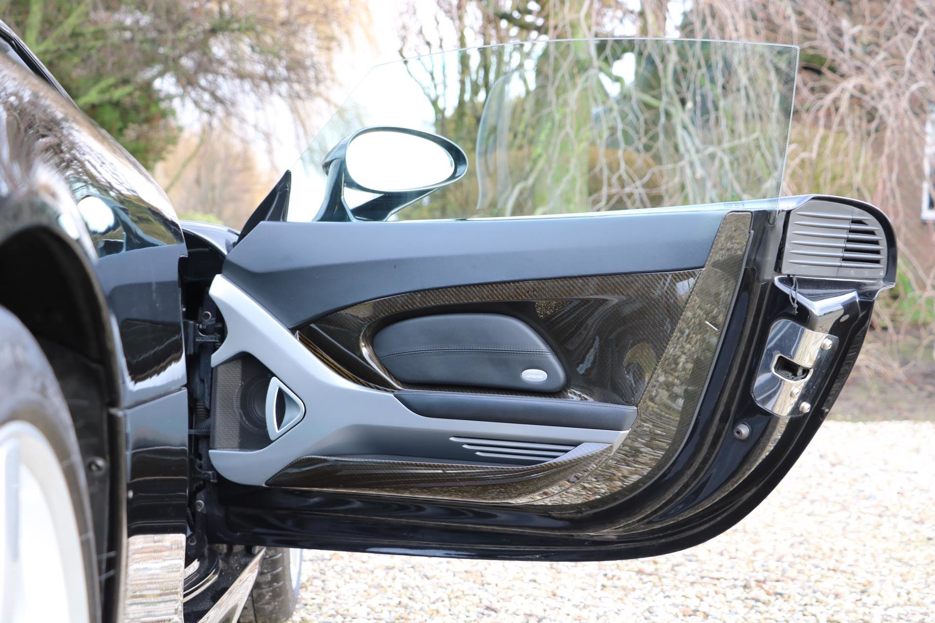 Real Art on Wheels | Porsche Carrera GT