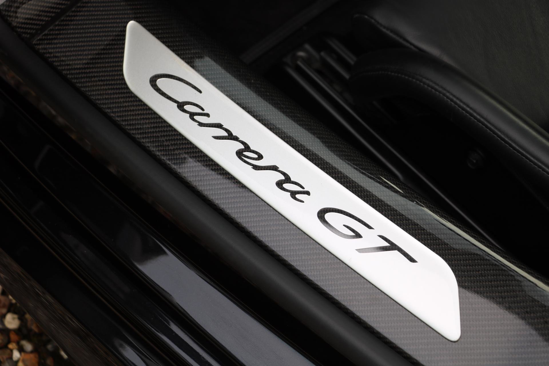 Real Art on Wheels | Porsche Carrera GT