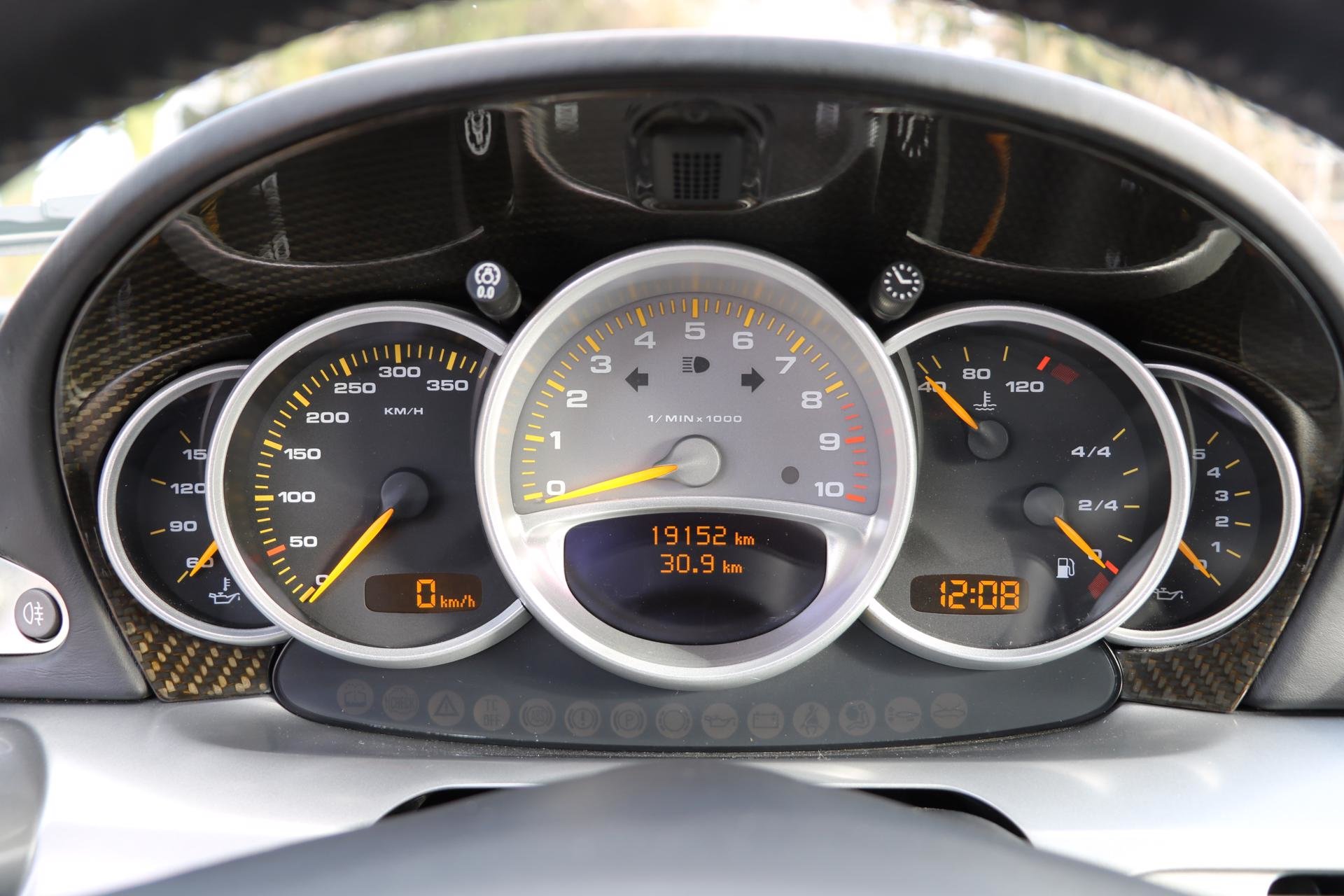 Real Art on Wheels | Porsche Carrera GT