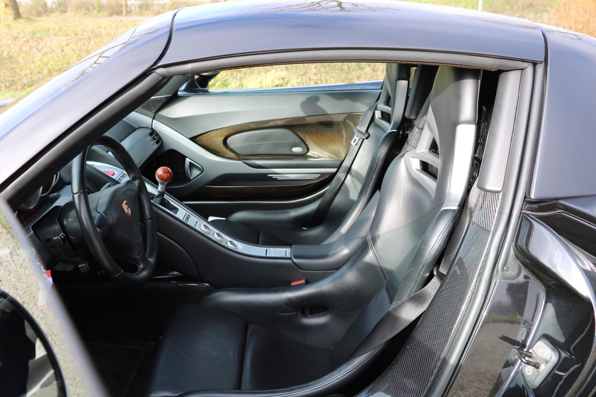 Real Art on Wheels | Porsche Carrera GT