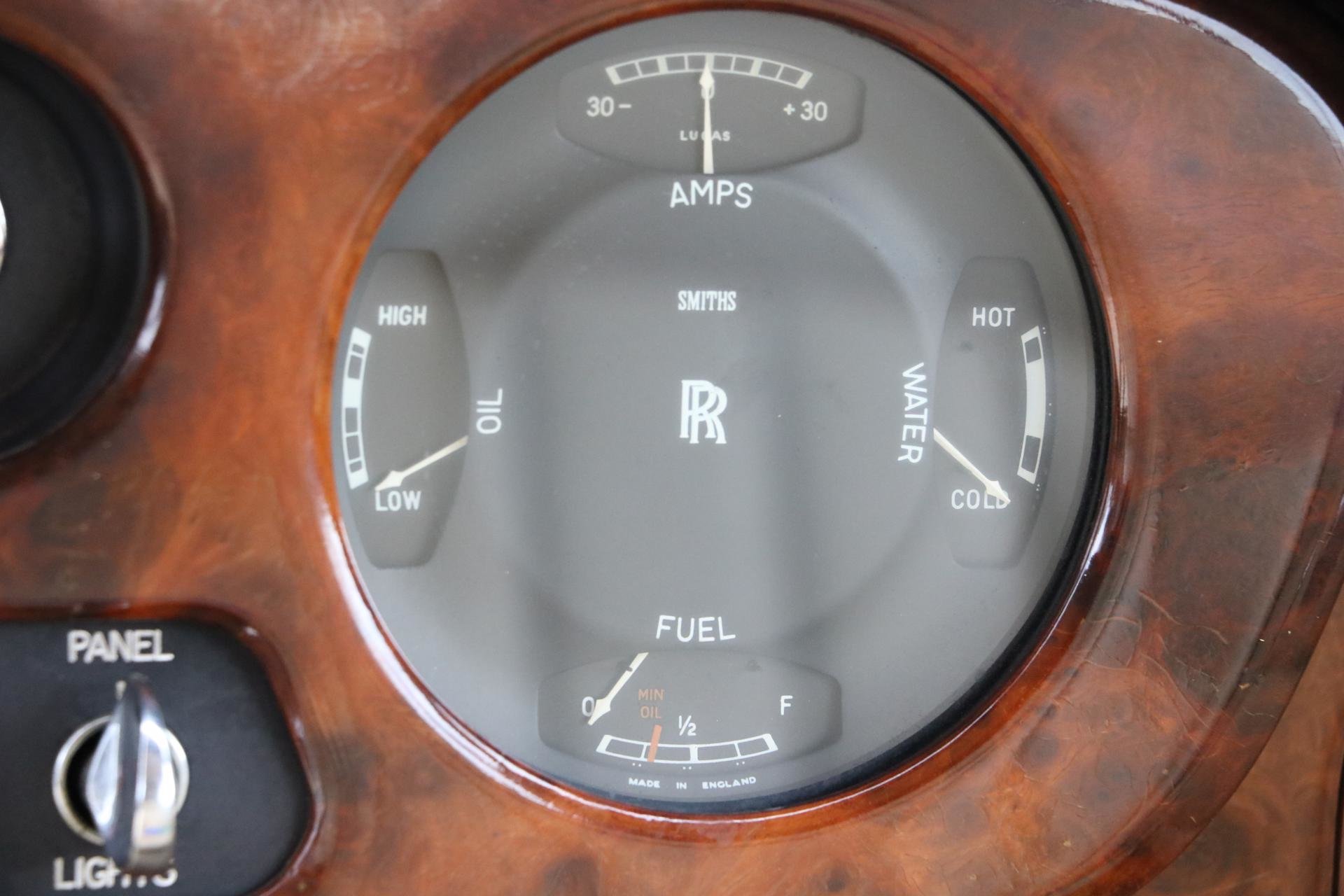 Real Art on Wheels | Rolls-Royce Silver Cloud DHC