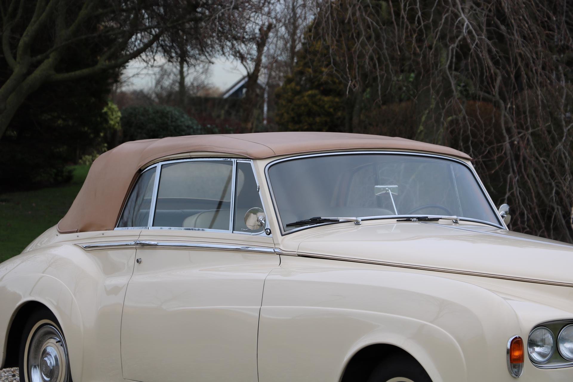 Real Art on Wheels | Rolls-Royce Silver Cloud DHC