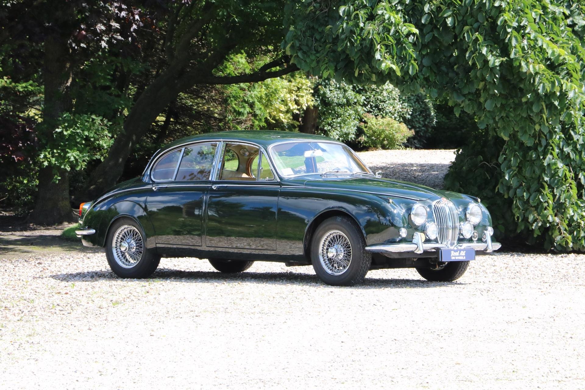 Real Art on Wheels | Jaguar Mark II 340
