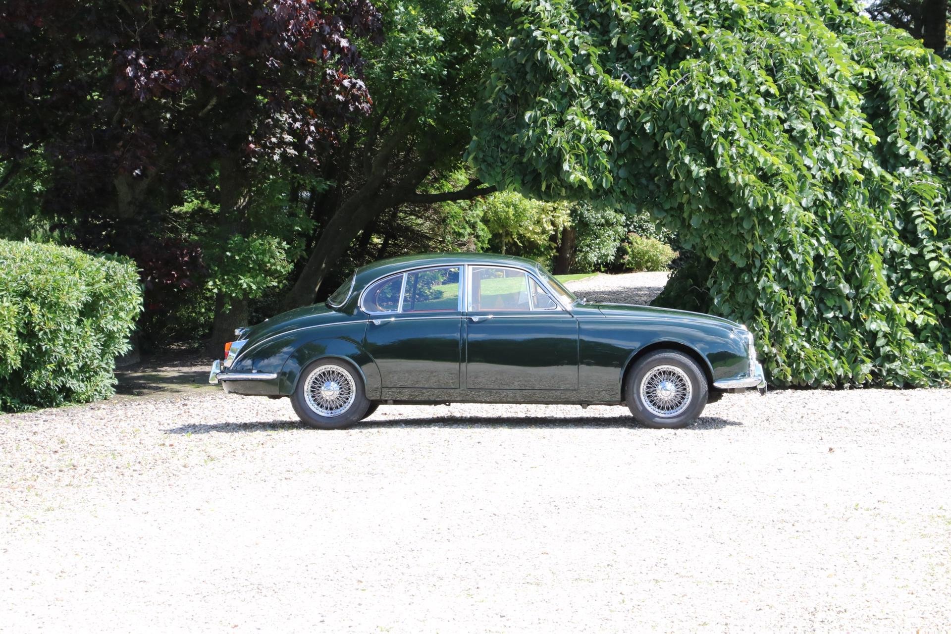 Real Art on Wheels | Jaguar Mark II 340