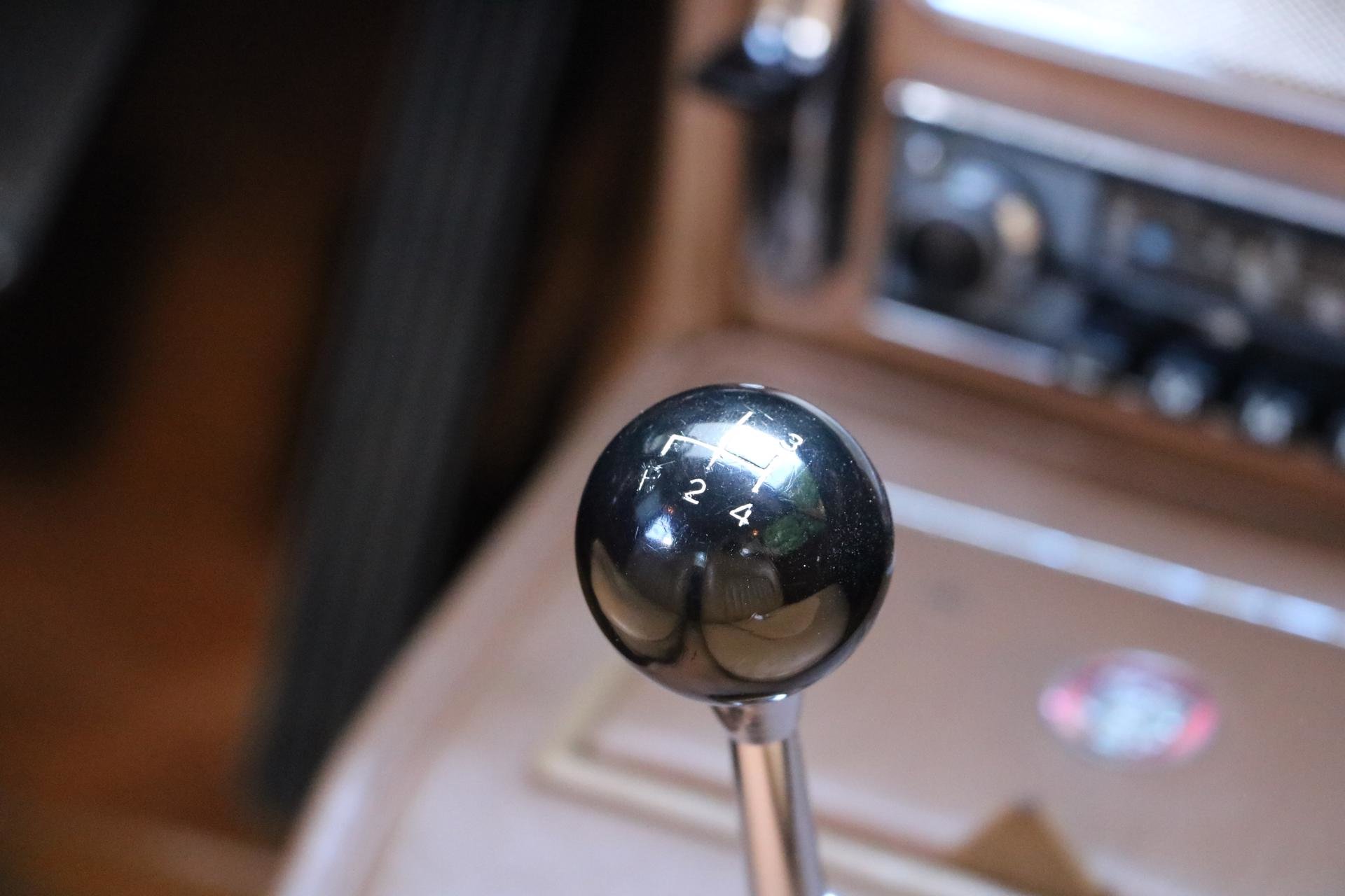 Real Art on Wheels | Jaguar Mark II 340