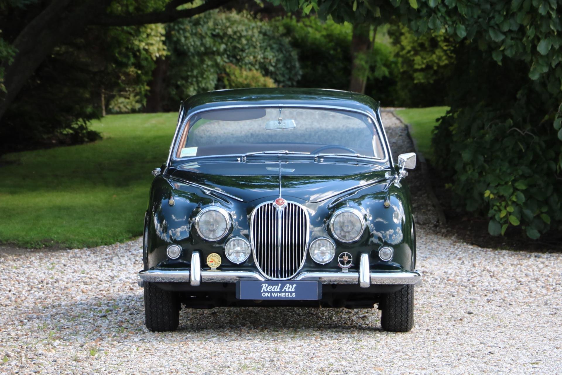 Real Art on Wheels | Jaguar Mark II 340