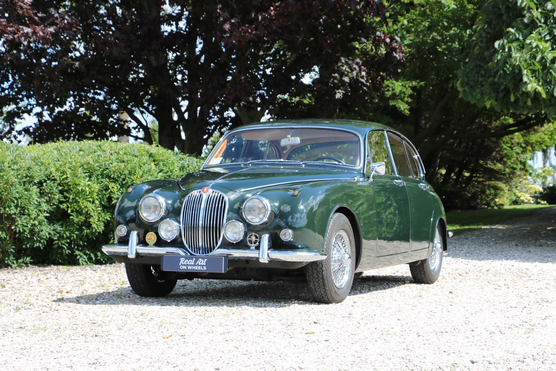 Real Art on Wheels | Jaguar Mark II 340