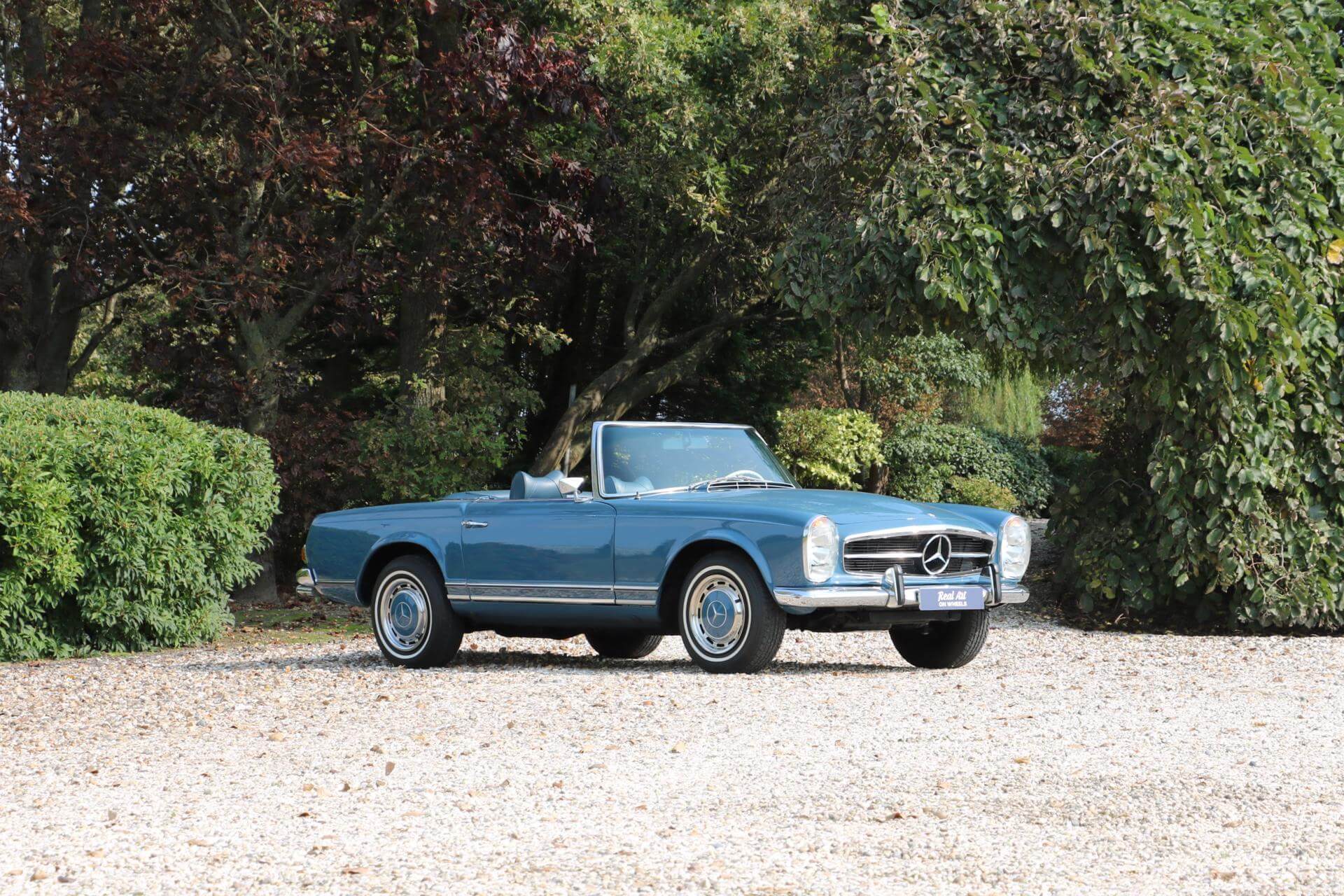 Real Art on Wheels | Mercedes-Benz 280 SL