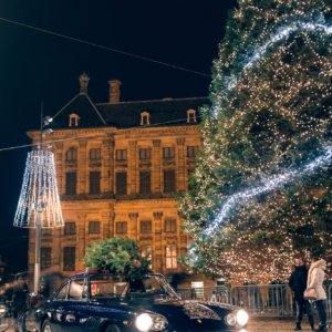 Real Art on Wheels | Ferrari 330 GT 2+2 Christmas Ferrari