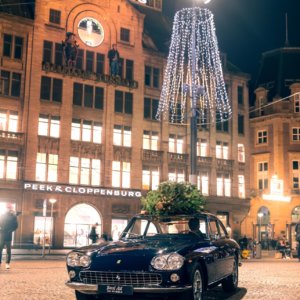 Real Art on Wheels | Ferrari 330 GT 2+2 Christmas Ferrari