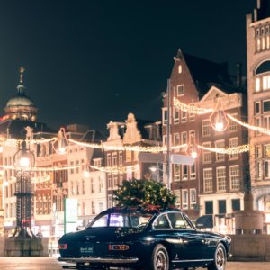 Real Art on Wheels | Ferrari 330 GT 2+2 Christmas Ferrari