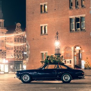 Real Art on Wheels | Ferrari 330 GT 2+2 Christmas Ferrari