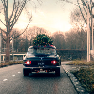 Real Art on Wheels | Ferrari 330 GT 2+2 Christmas Ferrari