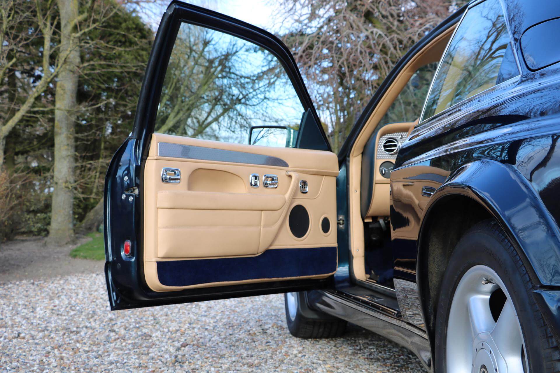 Real Art on Wheels | 1999 Bentley Continental T