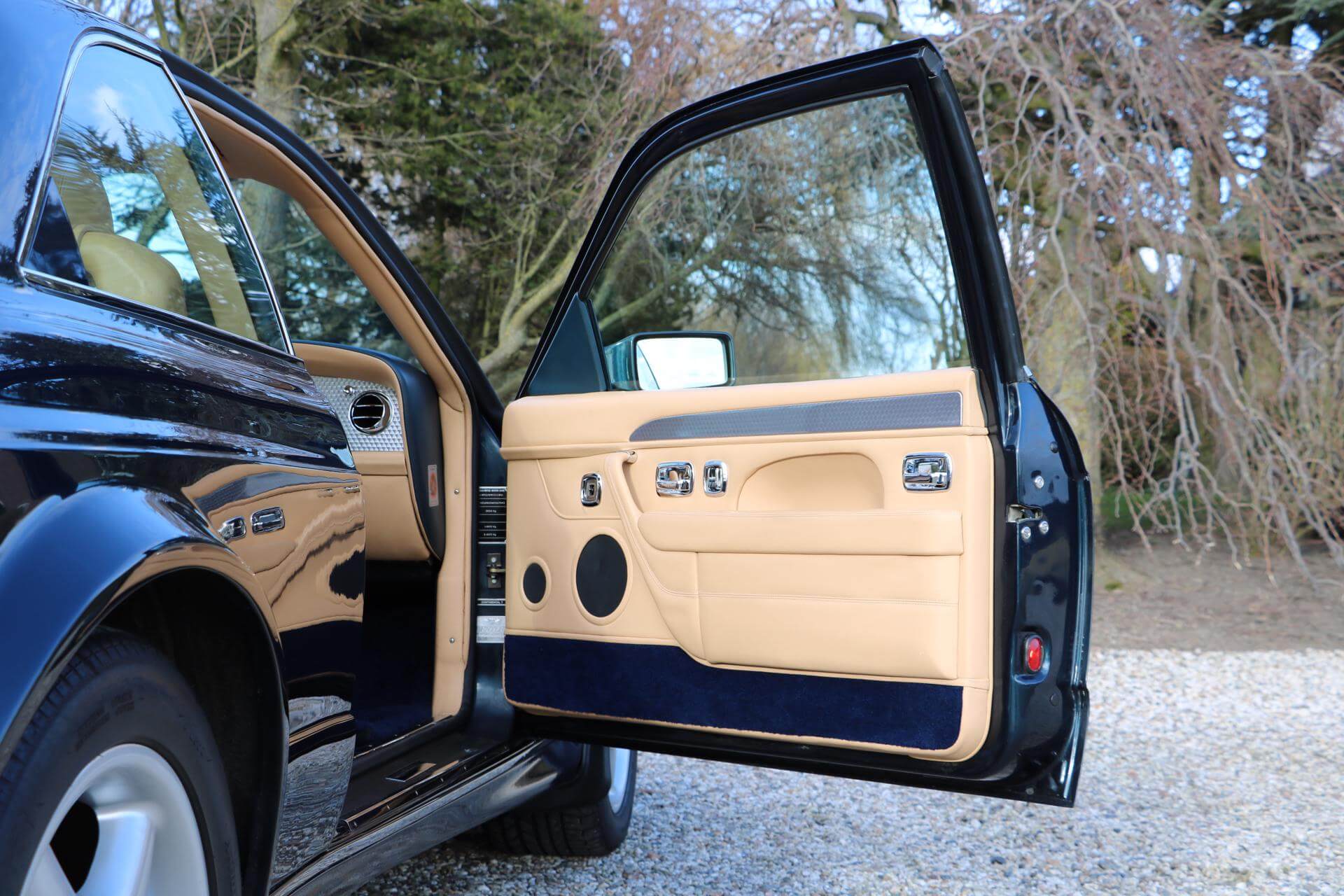 Real Art on Wheels | 1999 Bentley Continental T