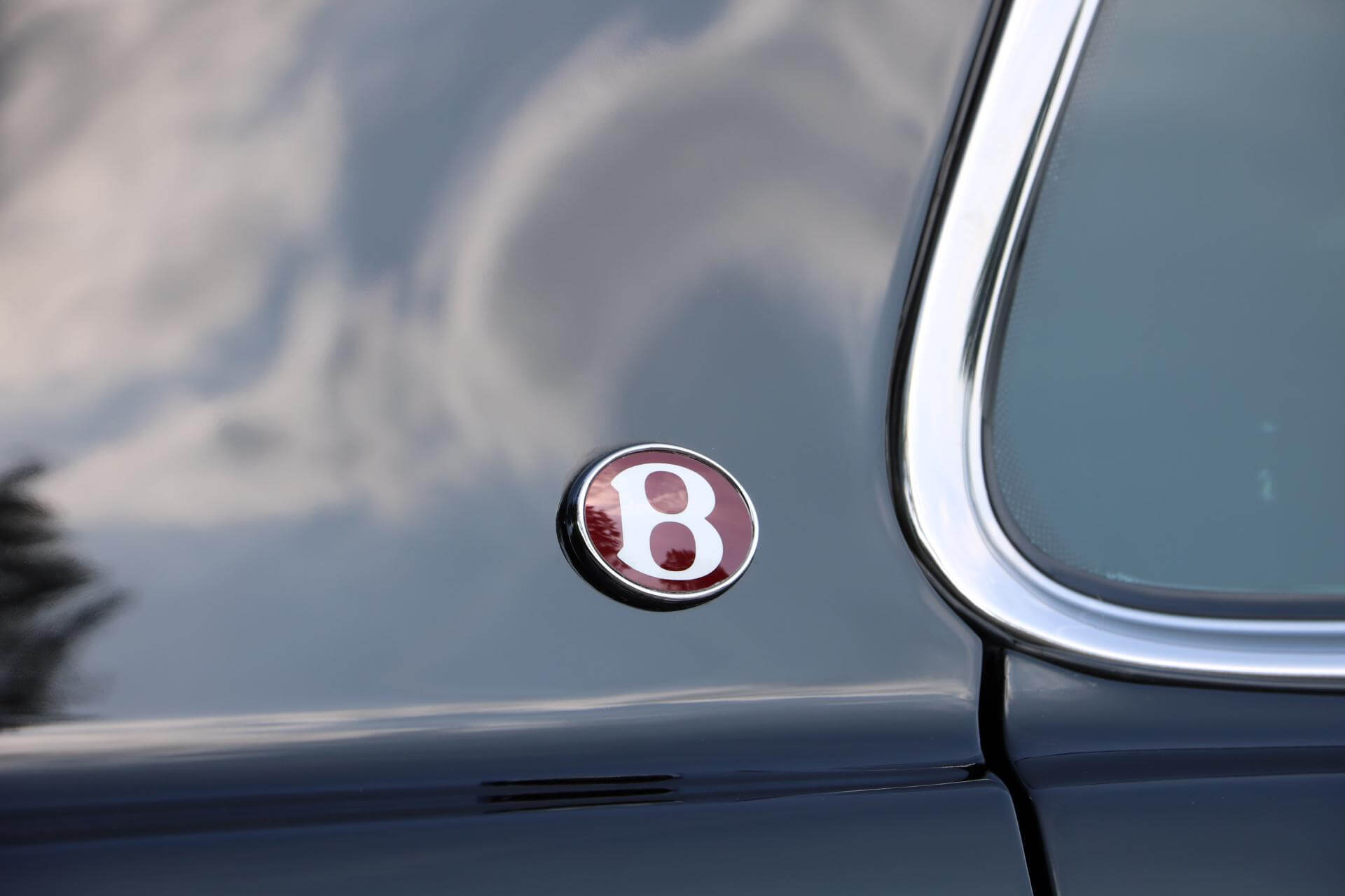 Real Art on Wheels | Bentley Arnage RL