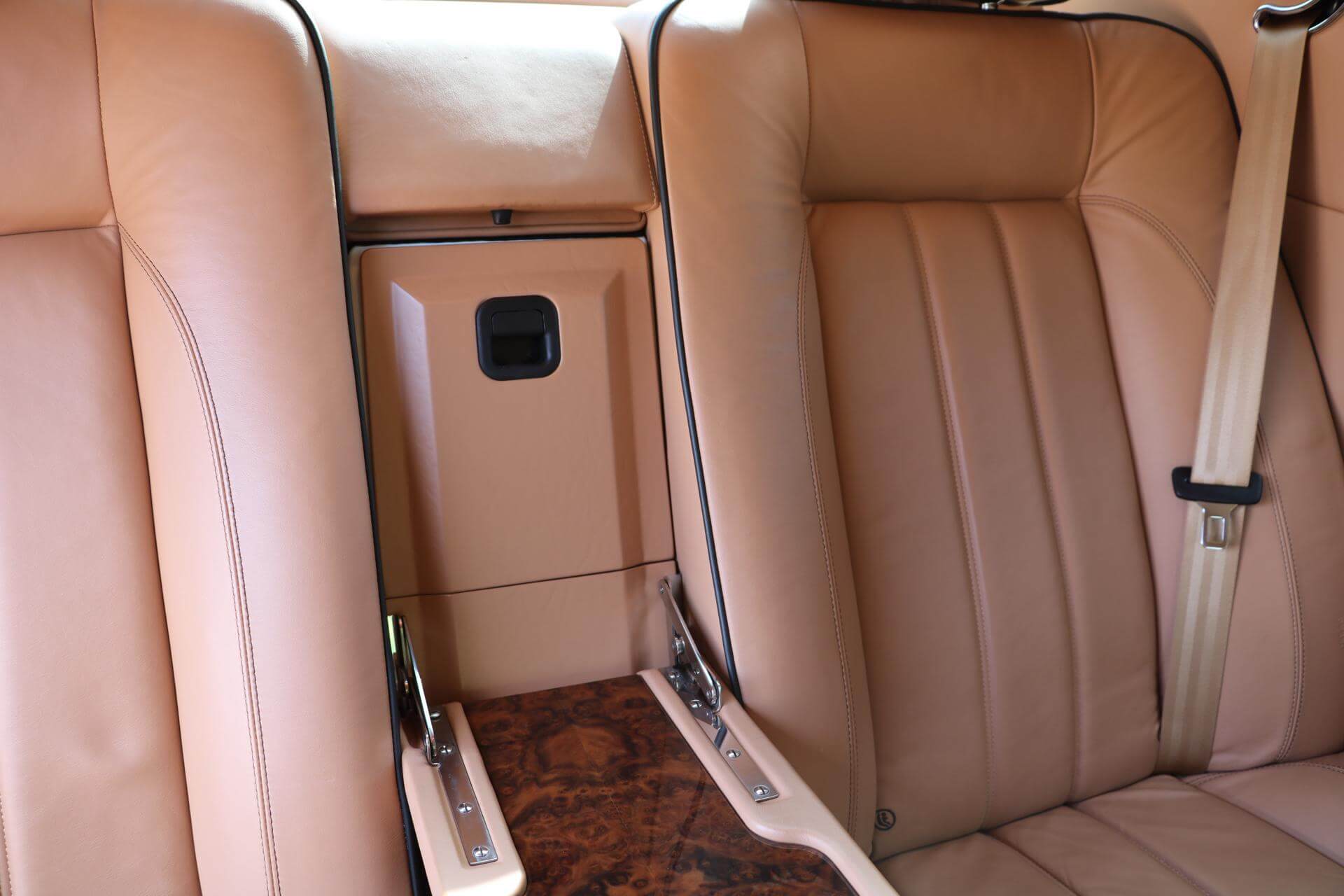 Real Art on Wheels | Bentley Arnage RL