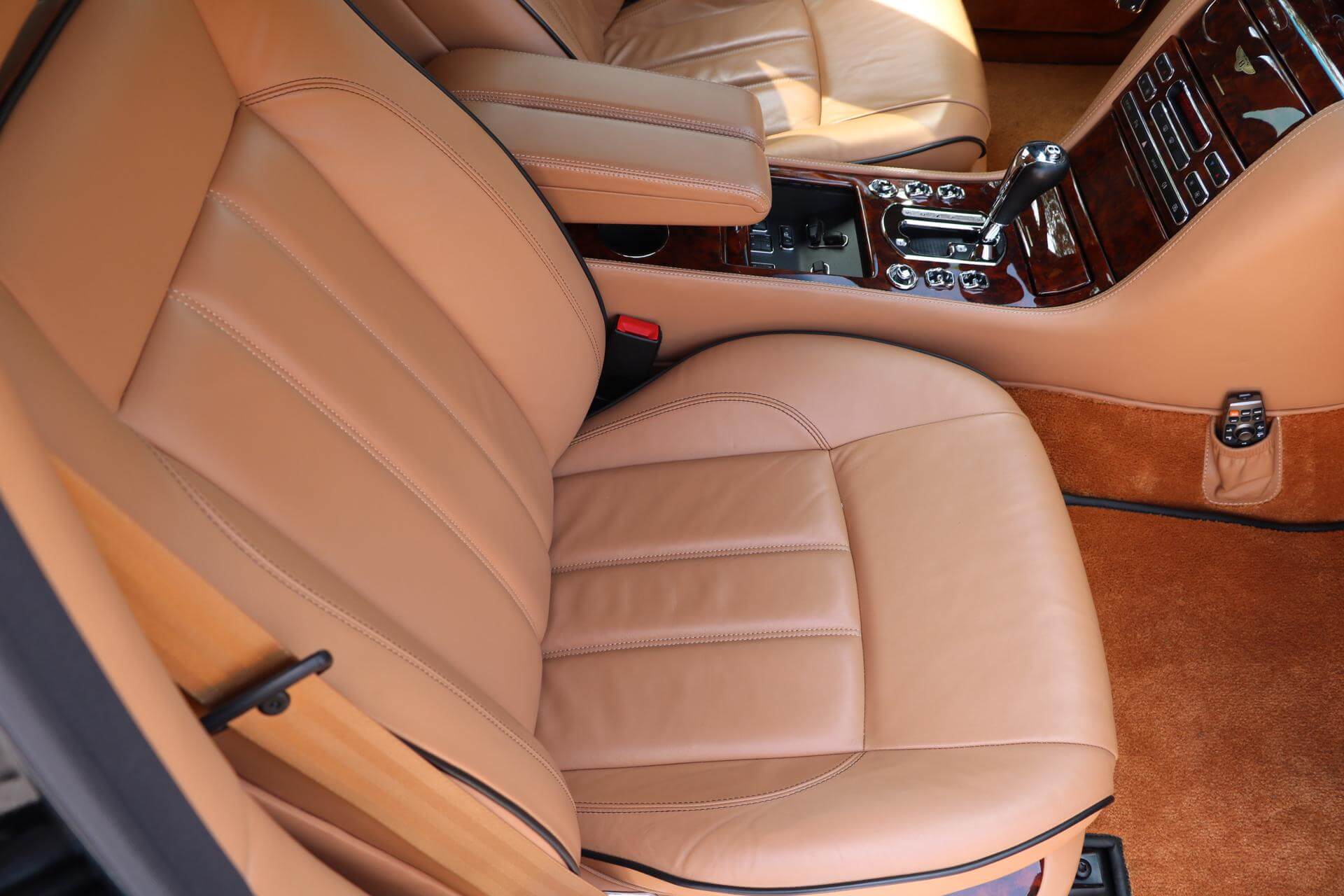 Real Art on Wheels | Bentley Arnage RL