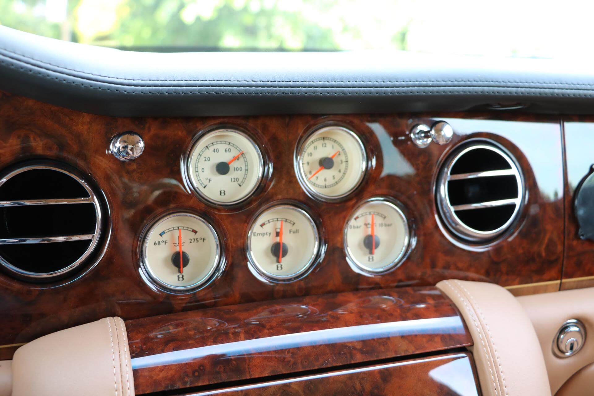 Real Art on Wheels | Bentley Arnage RL