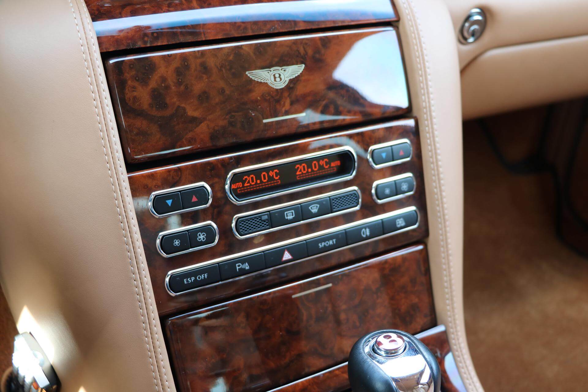 Real Art on Wheels | Bentley Arnage RL