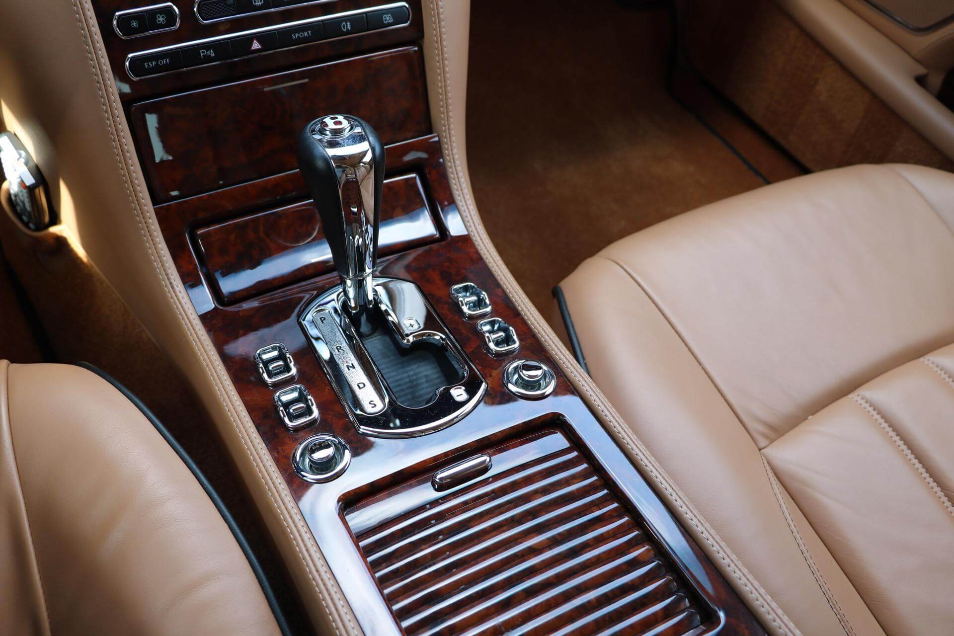 Real Art on Wheels | Bentley Arnage RL