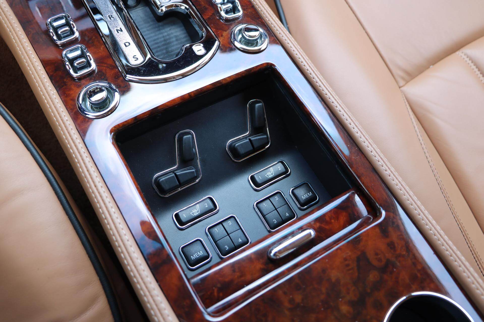 Real Art on Wheels | Bentley Arnage RL