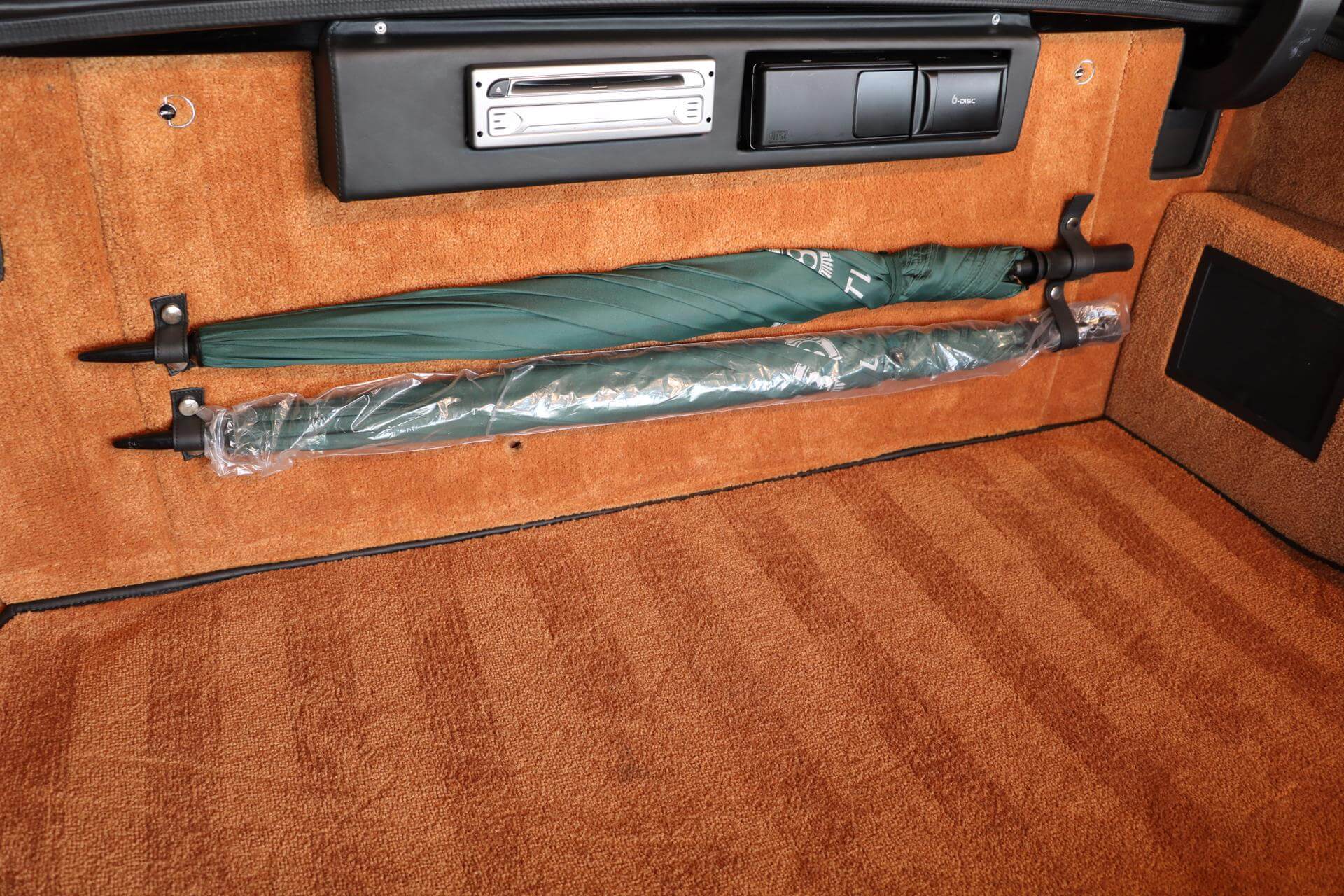 Real Art on Wheels | Bentley Arnage RL