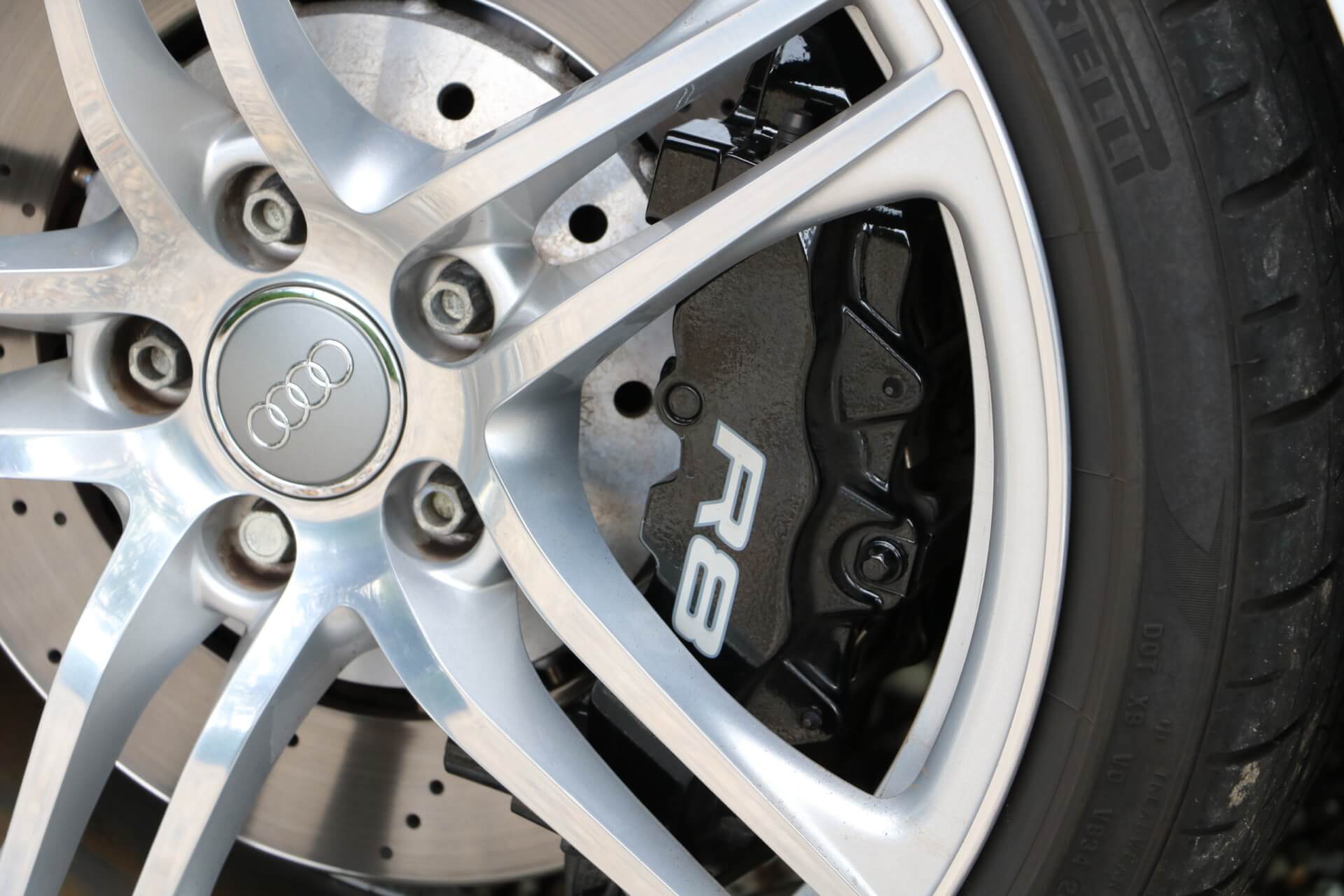 Real Art on Wheels | 2010 Audi R8 Spyder V10