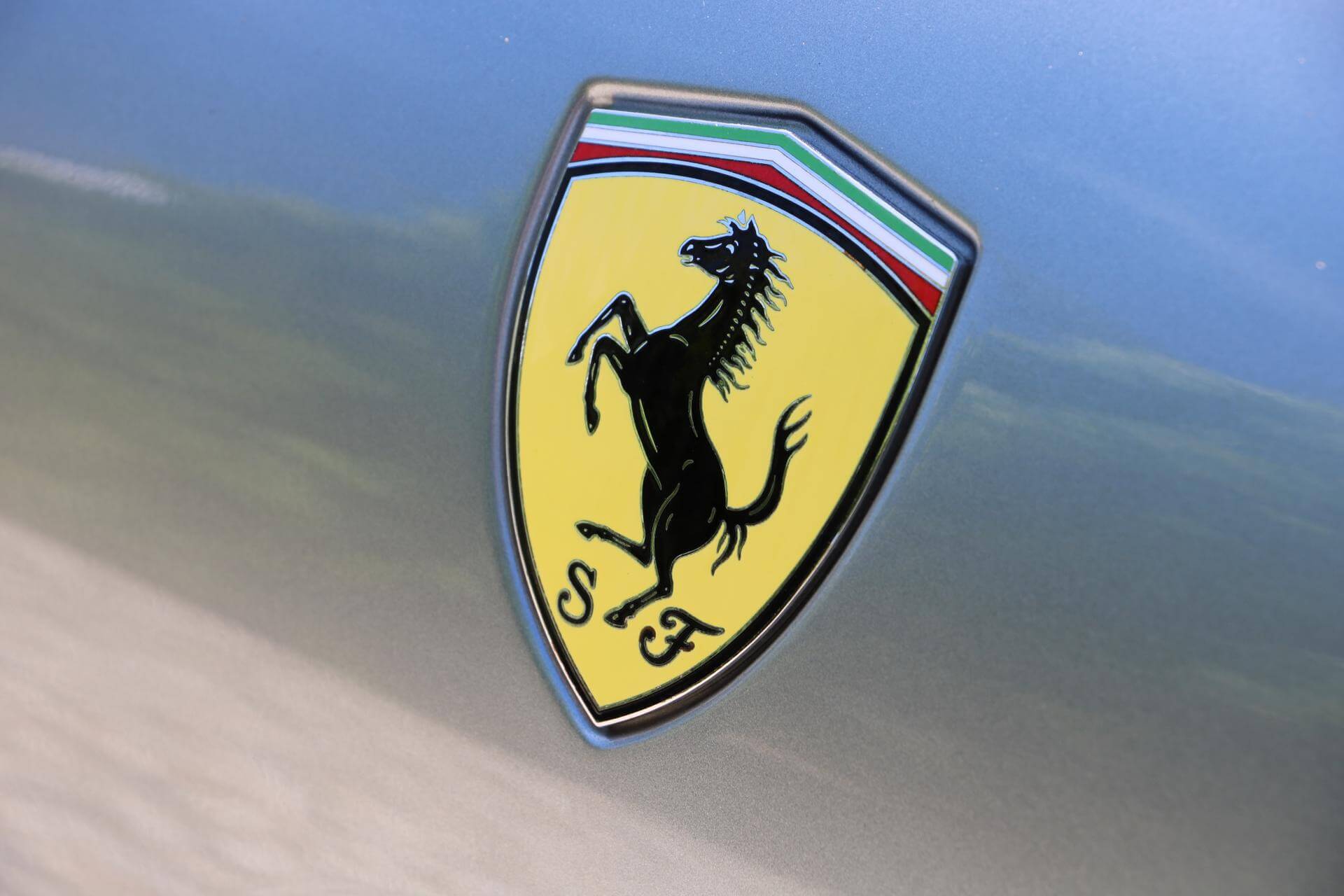 Real Art on Wheels | Ferrari California